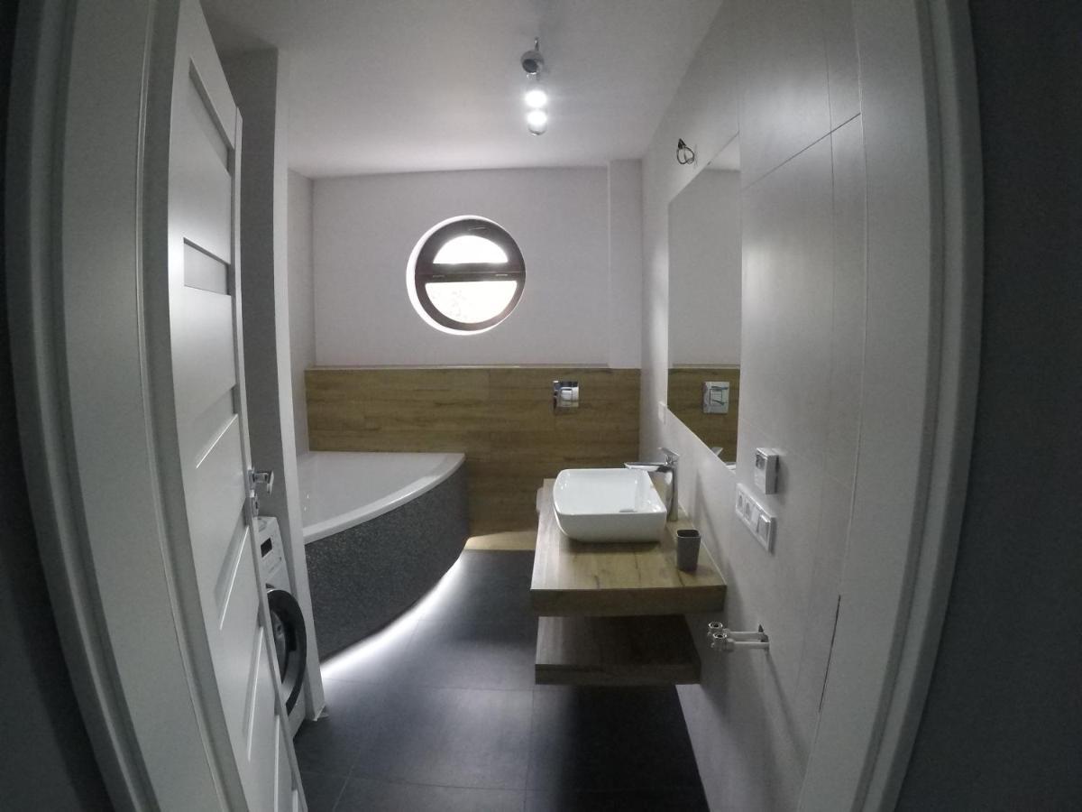 Wola Modern Black&white Apartment Krakau